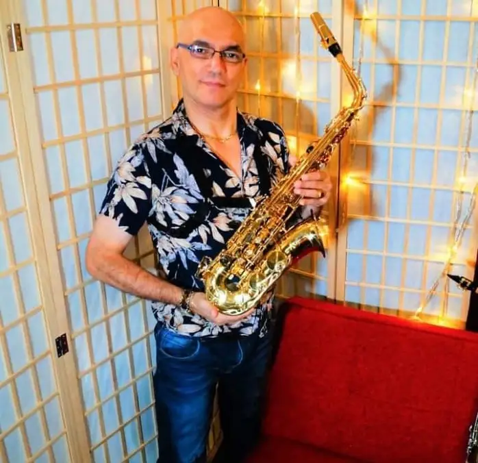 Saxofonista Henry Cabrejos - Amplio repertorio musical